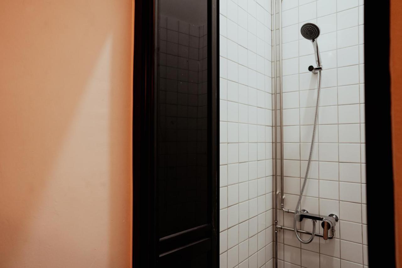 Code Hostel At Lavender Singapore Bagian luar foto